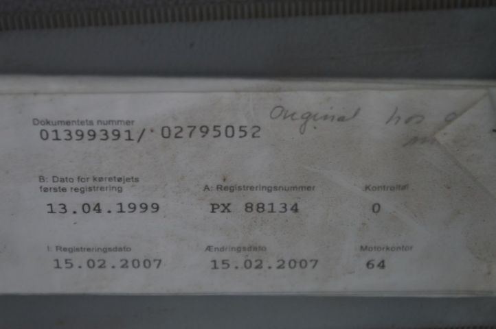 384279-11 Toyota Hilux 2.4 TD