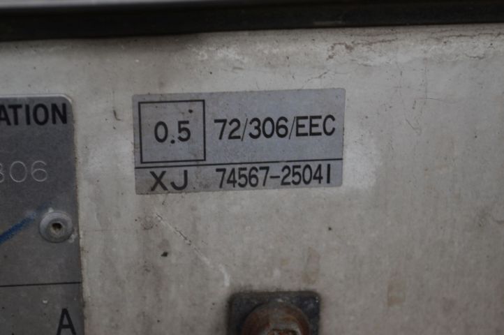 384279-15 Toyota Hilux 2.4 TD