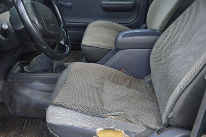 384279-19 Toyota Hilux 2.4 TD