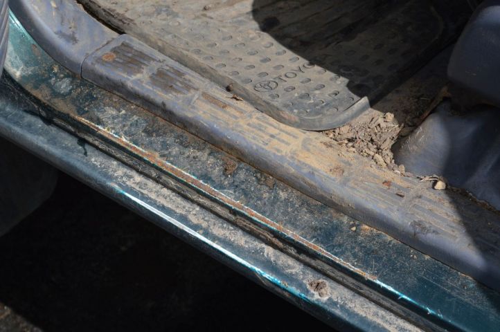 384279-21 Toyota Hilux 2.4 TD