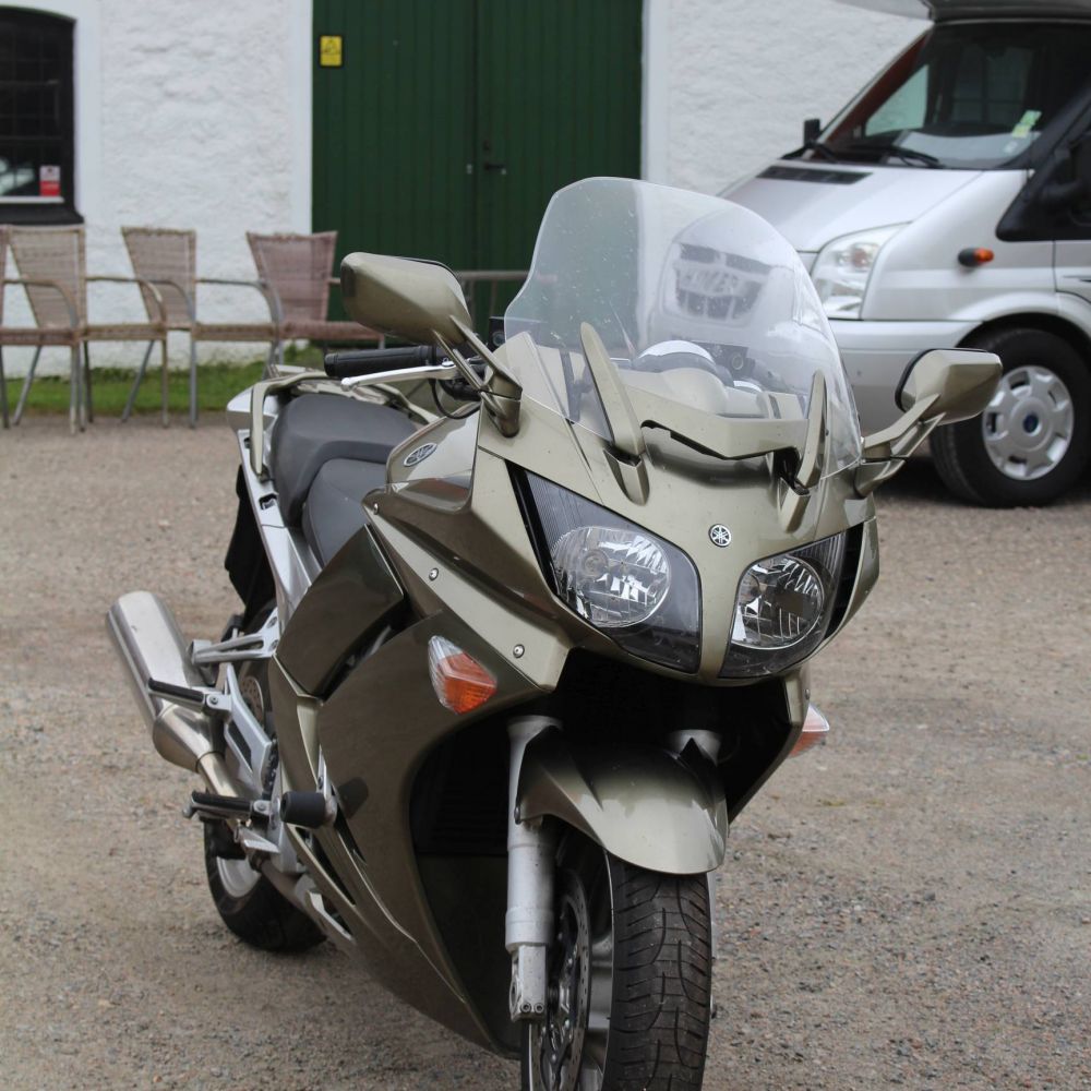 Yamaha FJR1300 -06 (9000 mil)