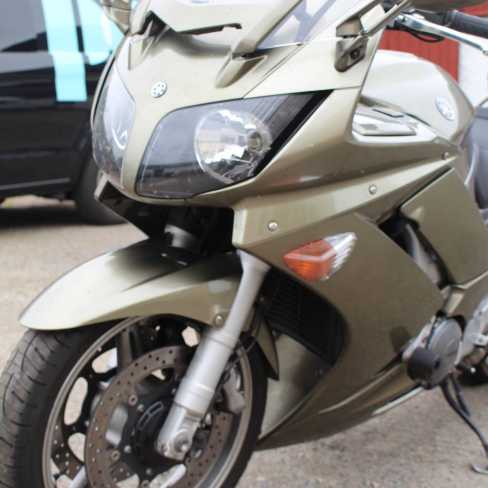 Yamaha FJR1300 -06 (9000 mil)