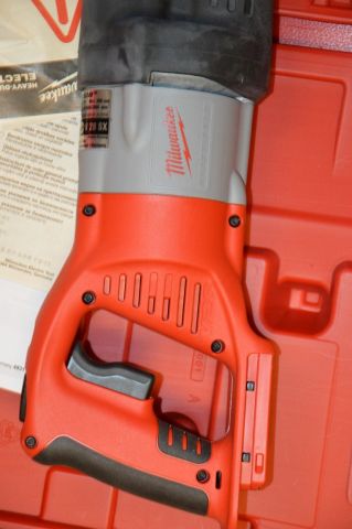 381902-3 Milwaukee Tigersåg V28 SX