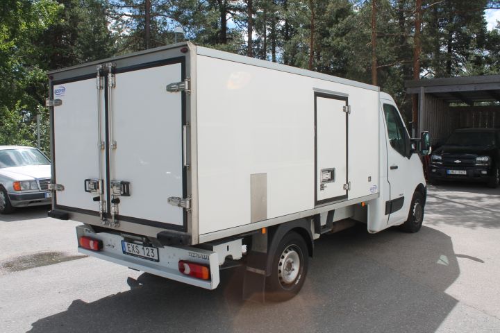 384521-8 Renault Master Fridge / Freezer