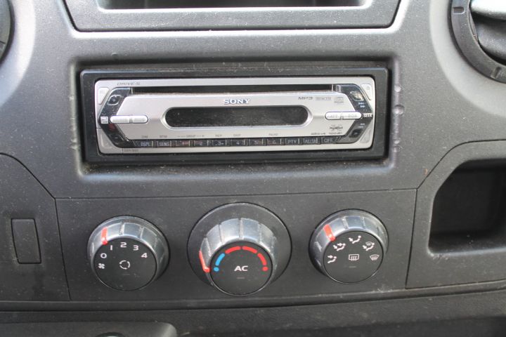 384521-28 Renault Master Fridge / Freezer