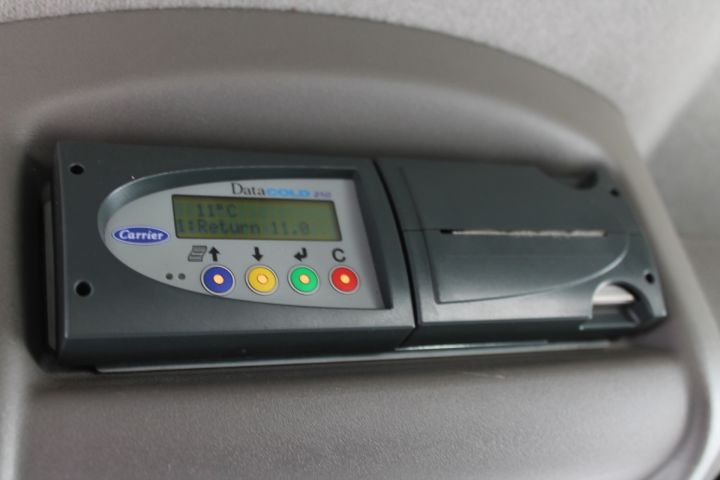 384521-31 Renault Master Fridge / Freezer