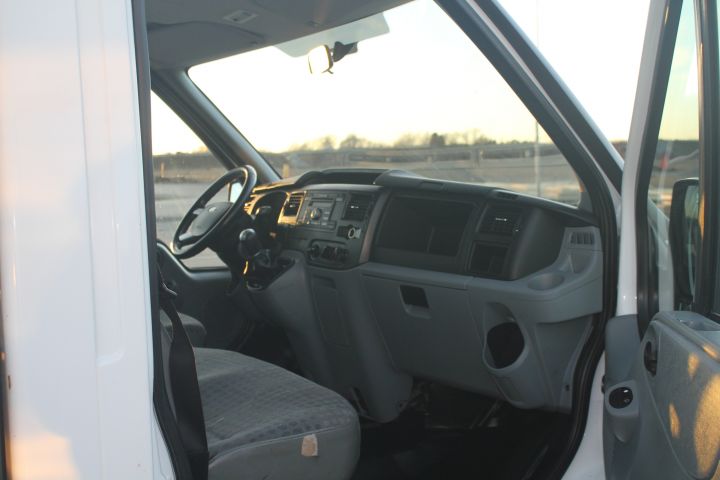 384992-8 Ford Transit Pickup 300S