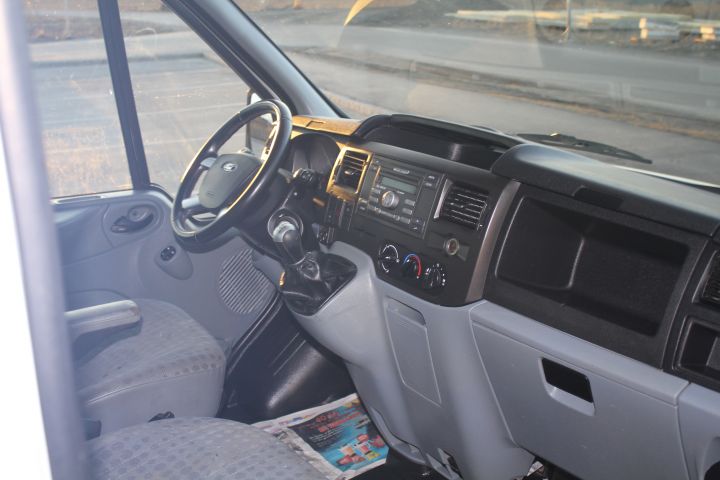 384992-10 Ford Transit Pickup 300S