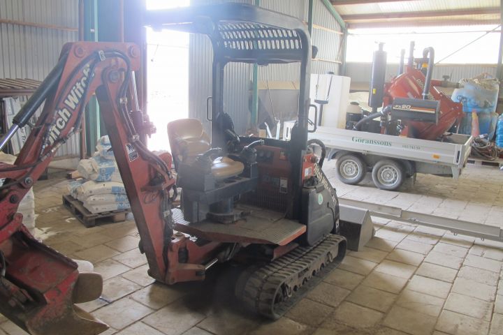 248320-3 Ditch Witch XT 850