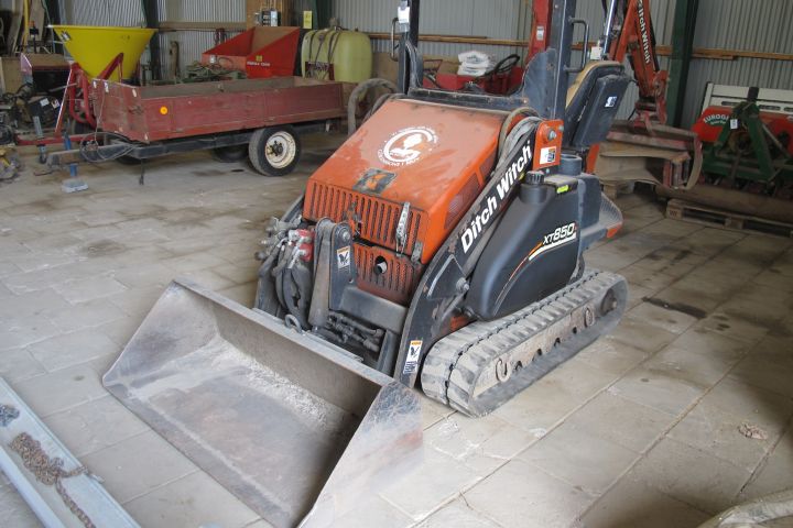 248320-5 Ditch Witch XT 850