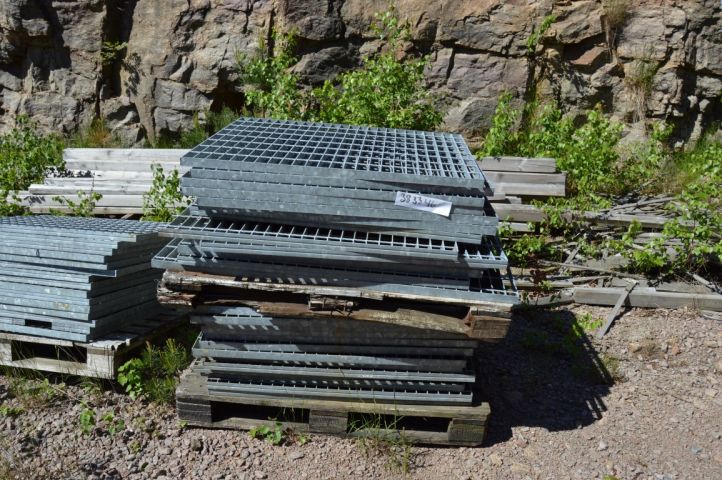 383346-1 Galvaniserat gallerdurkar ca 40 st