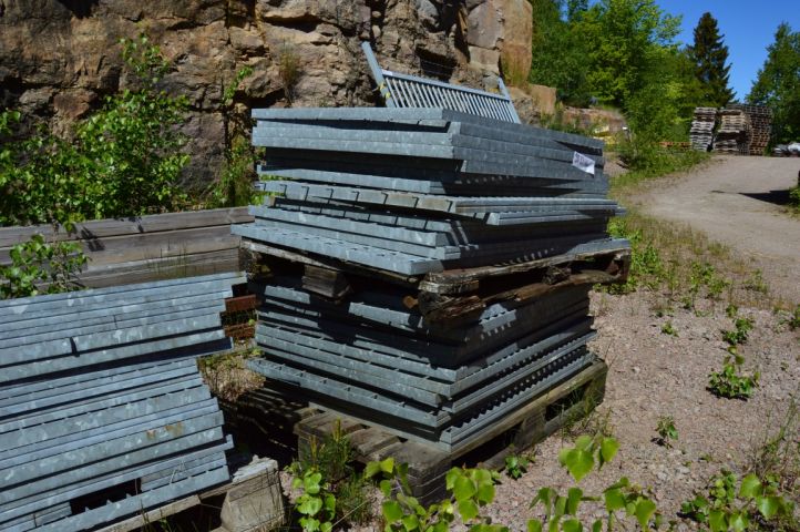 383346-2 Galvaniserat gallerdurkar ca 40 st