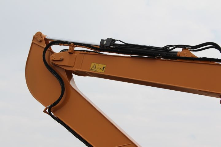 381649-53 CASE CX130D