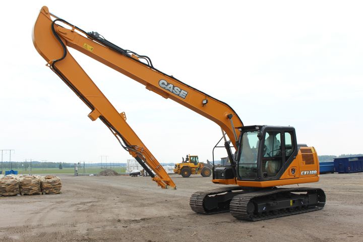 381649-1 CASE CX130D