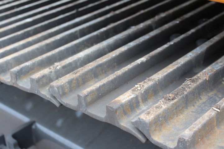 381649-56 CASE CX130D