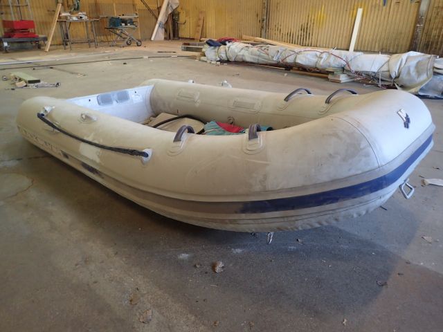 355016-1 QUICKSILVER Inflatable