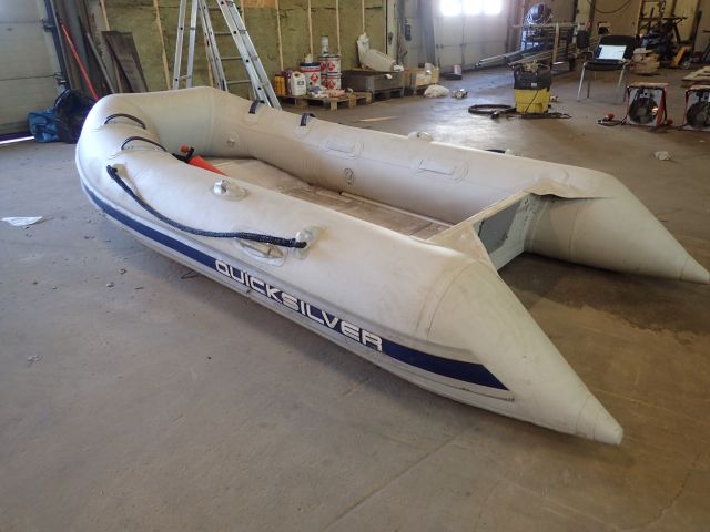 355016-4 QUICKSILVER Inflatable