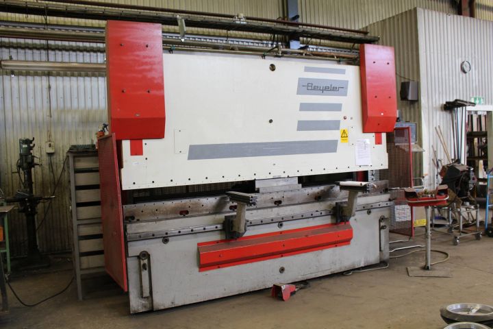372013-1 Kantpress Beyler PR6 150 ton x 3100 mm
