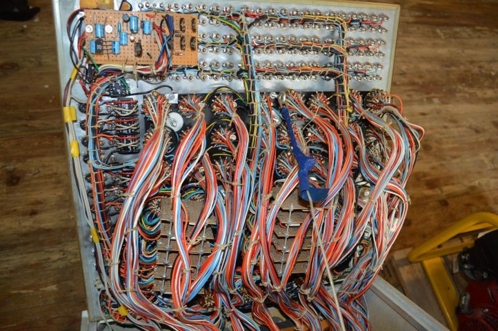 385248-3 Test bench for speakers. used.