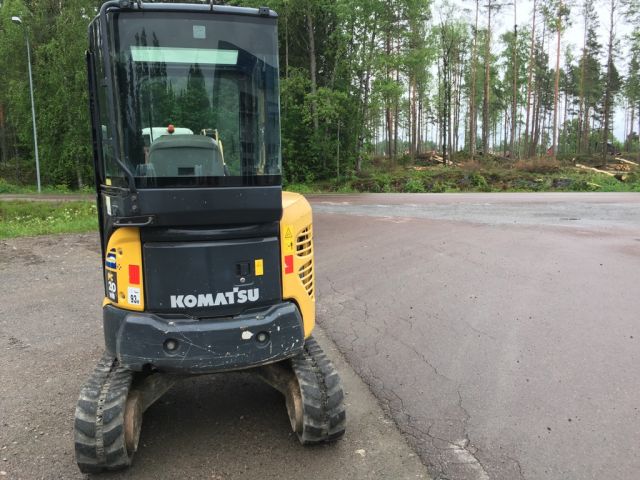 356653-4 Komatsu PC20 MR 2006