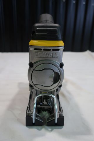 386011-6 JIGSAW DCS331NT-XJ 18V XR without battery