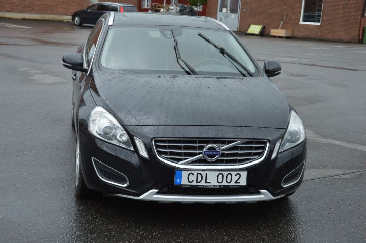 385754-3 VOLVO F + V60 Summum -12