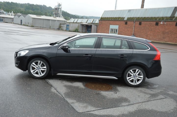 385754-11 VOLVO F + V60 Summum -12