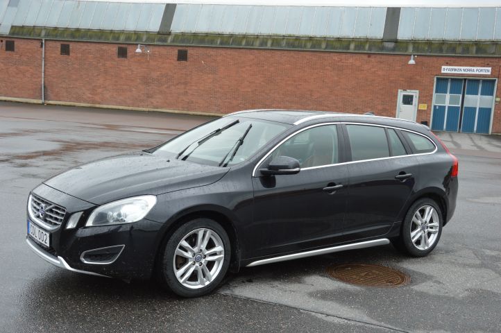 385754-12 VOLVO F + V60 Summum -12