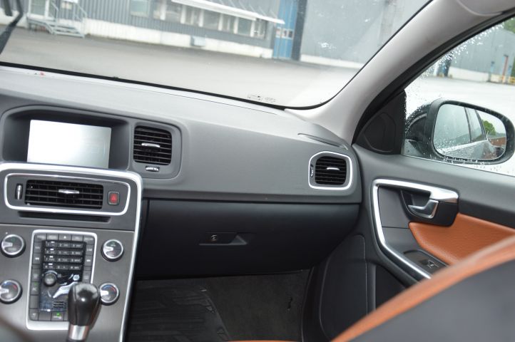 385754-18 VOLVO F + V60 Summum -12