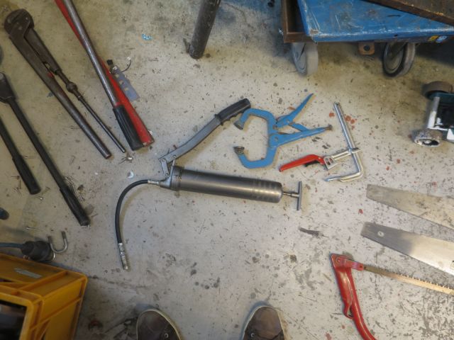 384456-9 Bench and tool