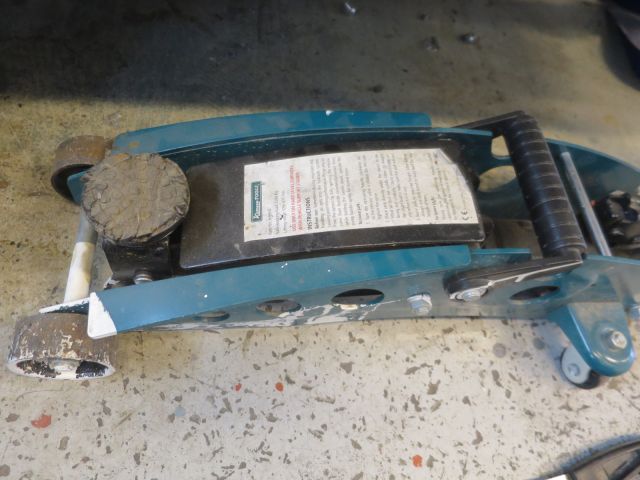 384456-11 Bench and tool