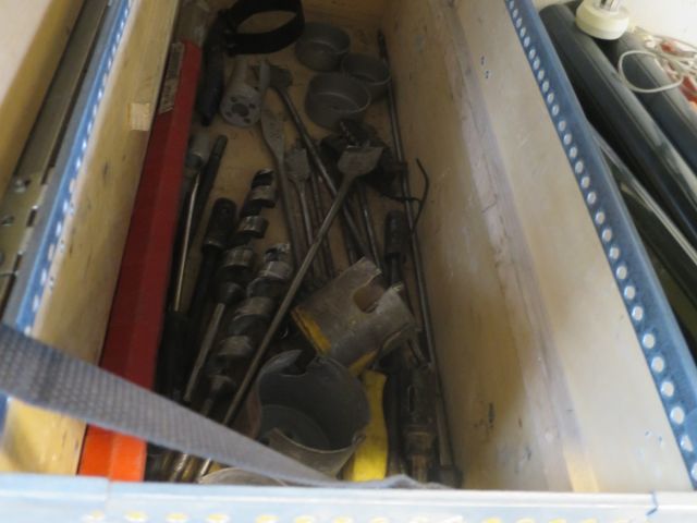 384456-13 Bench and tool