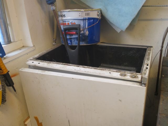 384456-14 Bench and tool