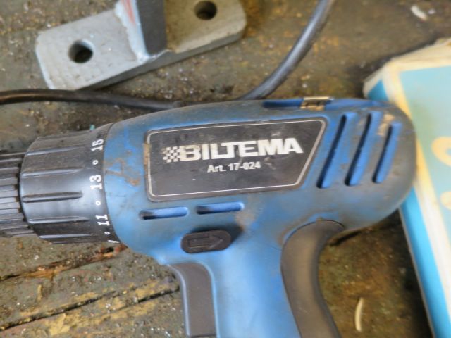 384456-18 Bench and tool