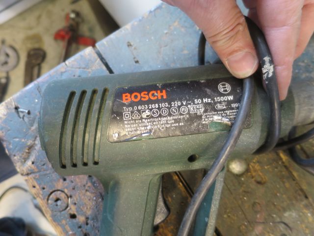 384456-19 Bench and tool