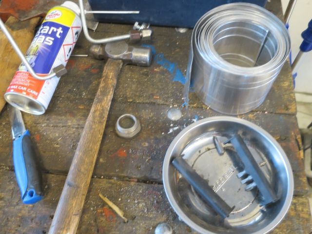 384456-27 Bench and tool