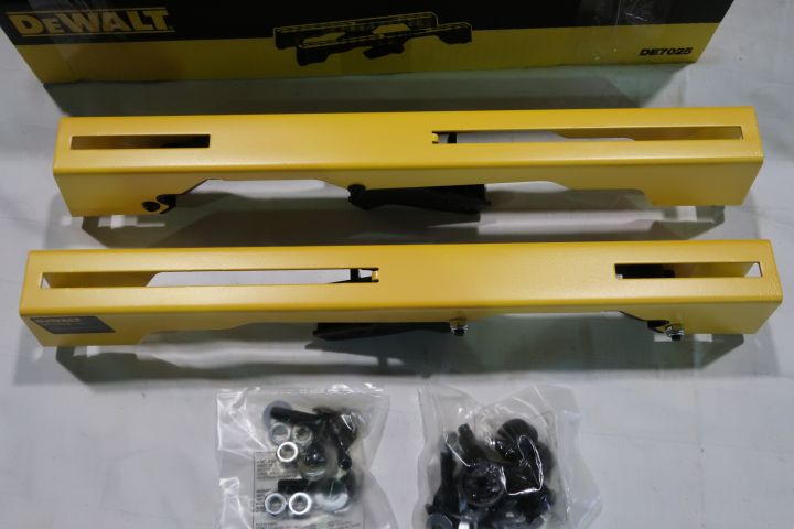 387608-4 DeWalt MOUNTING BRACKETS DE7025-XJ 3 pcs