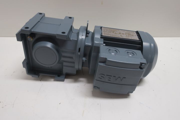 323064-2 Gearmotor SEW S37 DR63L4/TH