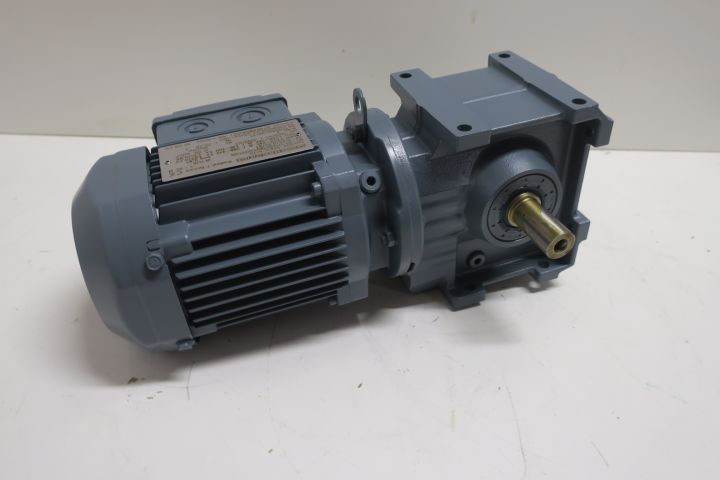 323064-3 Gearmotor SEW S37 DR63L4/TH