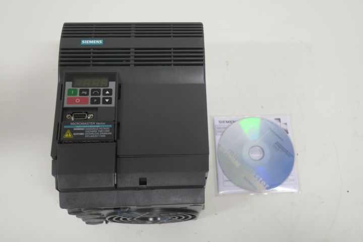 387756-1 Siemens Micromaster Vector 6SE3221-5DC40