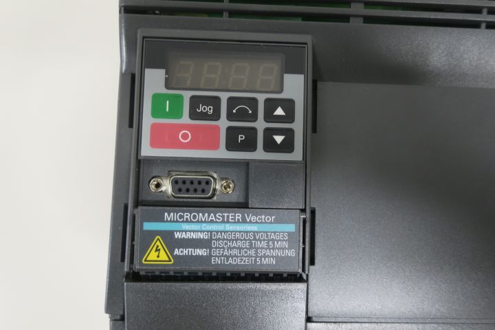 387756-2 Siemens Micromaster Vector 6SE3221-5DC40