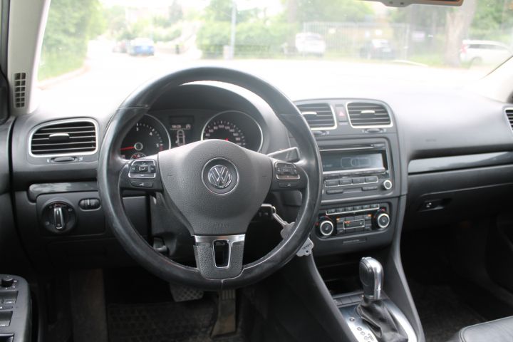 388085-19 Vw Golf Combi Aut -12