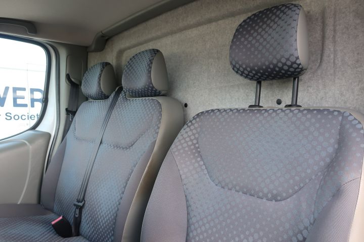 386116-13 Trafic 2.0 dCi Skåp, dragkrok,  verkstadsinredning, 114hk. -10