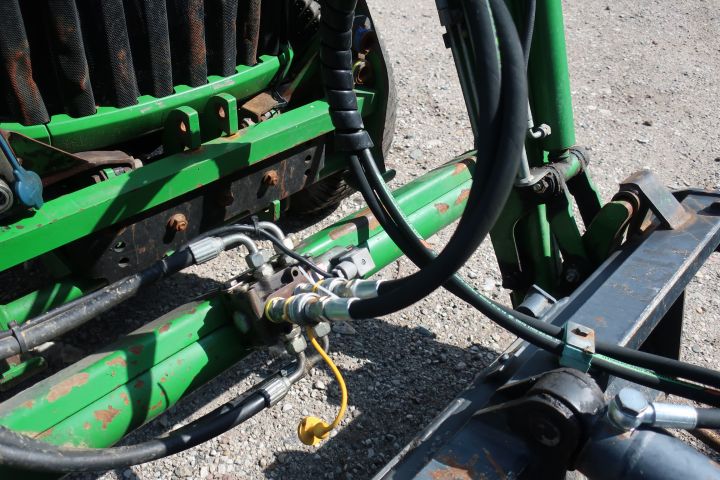388133-11 JOHN DEERE 3720
