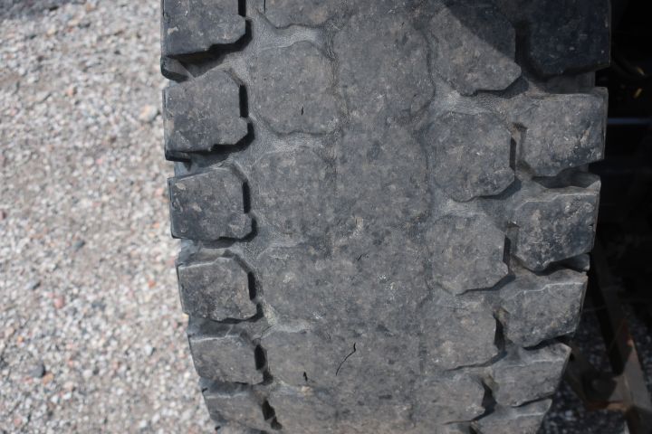 388133-27 JOHN DEERE 3720