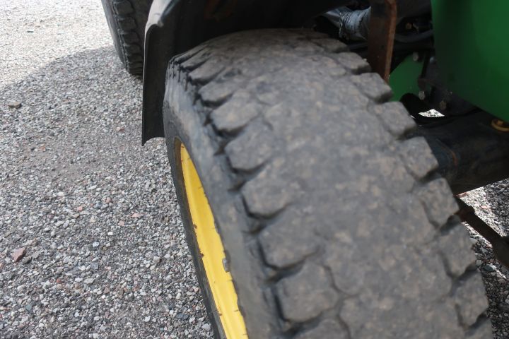 388133-28 JOHN DEERE 3720