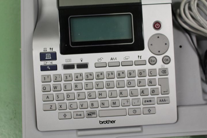 370557-4 Brother P-touch 2700