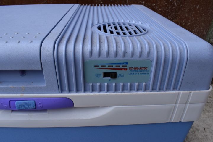 389462-2 Evercool EC - 985 Thermoelectric Cooler and Warmer