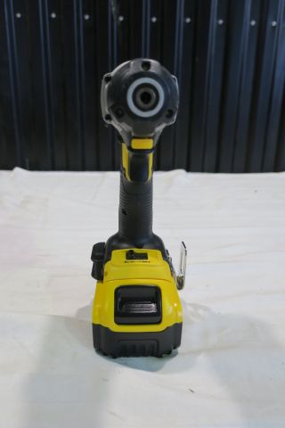389571-6 DEWALT IMPACT DRIVER DCF895M2-QW