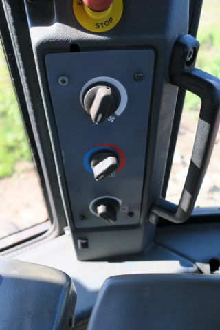 389968-22 Valmet 890.3 med timmerrede och dumperflak 2006